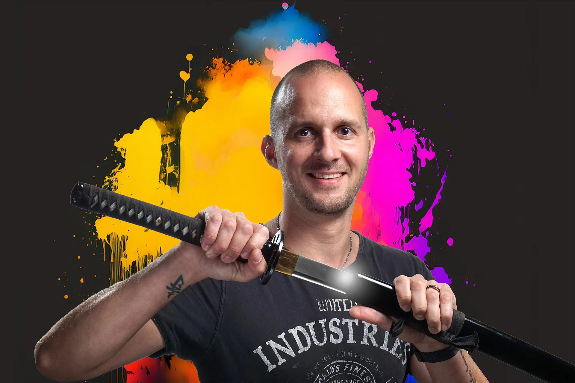 michaël holding a katana on a colorful background